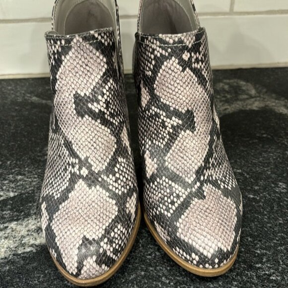 Fergalicious Charlie Snake Print 2.5 Inch Heel Ankle Booties - Size 7M - Picture 2 of 9